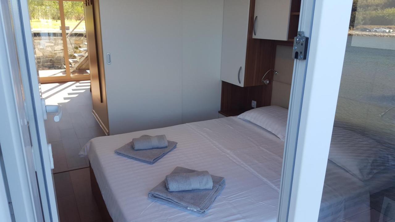 Hotel House Boat - Floating House Sofia Pula Exterior foto
